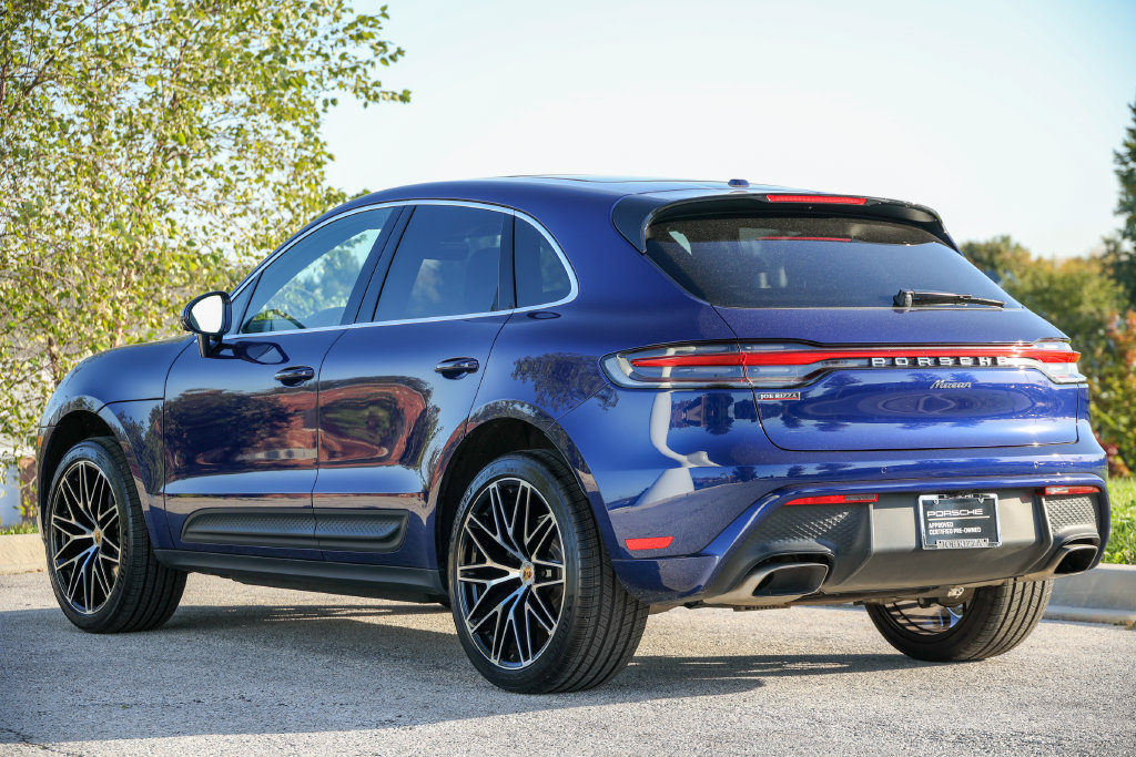 Certified 2026 Porsche Macan AWD/4WD image 3