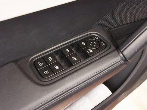 Used 2024 Porsche Cayenne AWD/4WD image 11