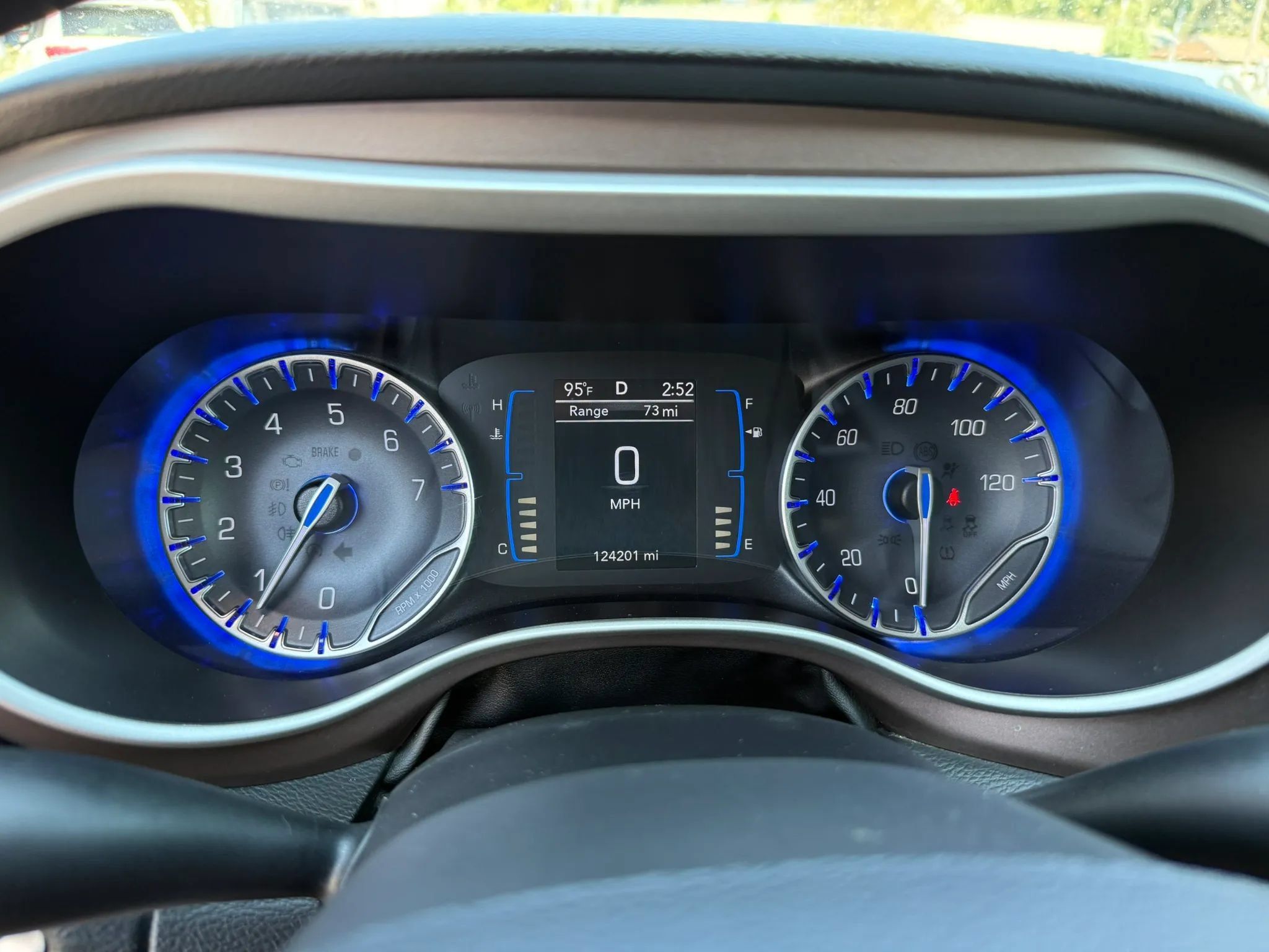 Used 2017 Chrysler Pacifica Touring Plus w/ Tire & Wheel Group FWD image 13