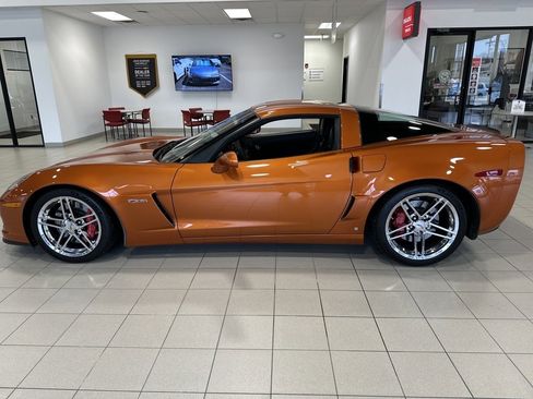 Used 2008 Chevrolet Corvette Z06 w/ Preferred Equipment Group image 2
