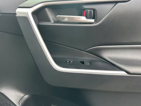 Used 2019 Toyota RAV4 XLE image 21