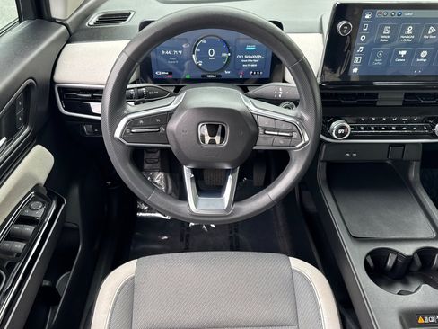 Used 2024 Honda Prologue EX image 32
