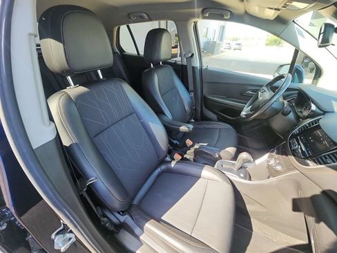 Used 2022 Chevrolet Trax LT w/ LT Convenience Package AWD/4WD image 27