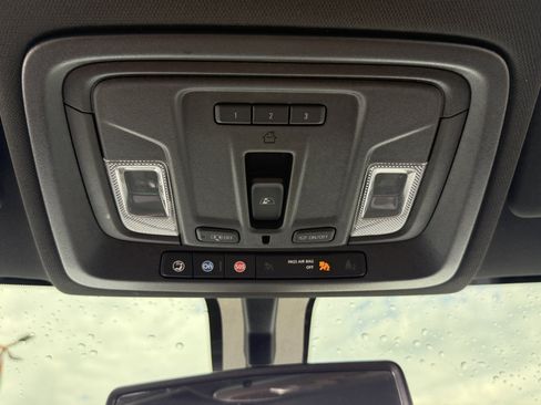 Used 2022 GMC Sierra 2500 AT4 w/ AT4 Preferred Package AWD/4WD image 33