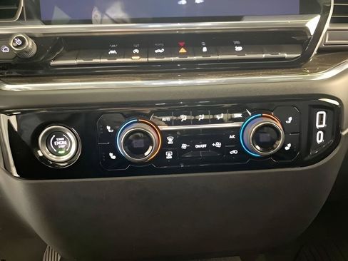 Used 2023 Chevrolet Silverado 1500 RST AWD/4WD image 44