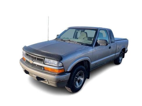 Used 2001 Chevrolet S10 Pickup LS w/ Preferred Equipment Group image 1