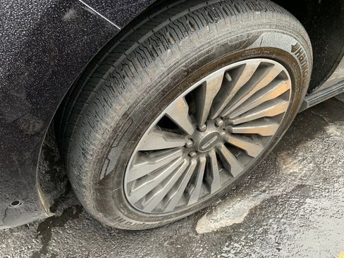 Used 2019 Lincoln Navigator Reserve w/ Cargo Package image 2