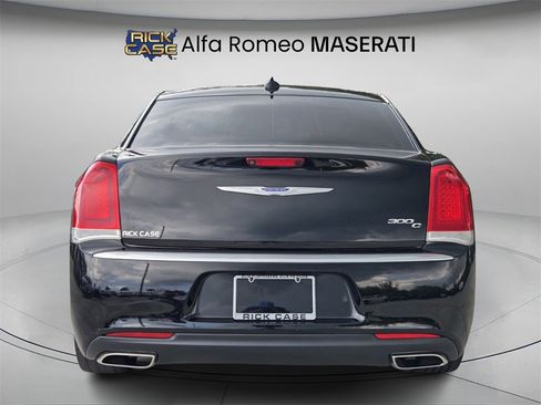 Used 2020 Chrysler 300 C image 6
