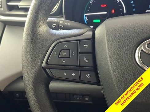 Used 2025 Toyota Sienna LE FWD image 26