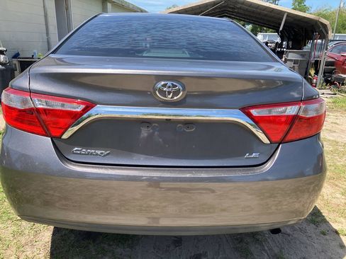 Used 2017 Toyota Camry LE FWD image 5