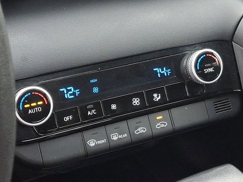 Used 2021 Hyundai Elantra SEL image 15