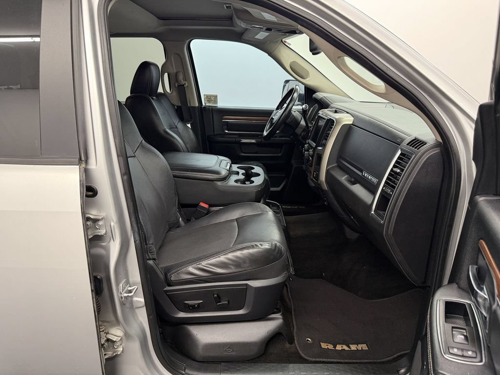 Used 2014 RAM 3500 Laramie w/ Convenience Group AWD/4WD image 26