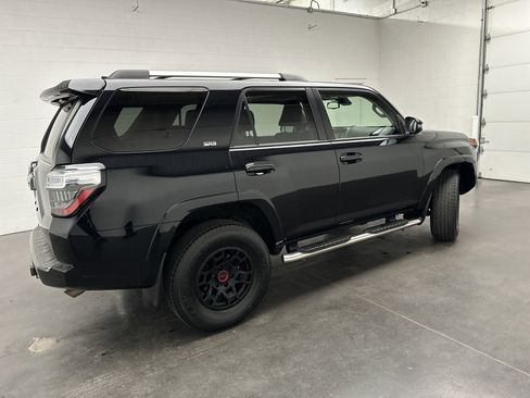 Used 2022 Toyota 4Runner SR5 Premium w/ TRD Black Wheel Package (TMS) AWD/4WD image 9