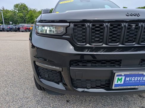 Used 2025 Jeep Grand Cherokee L Limited w/ Luxury Tech Group II AWD/4WD image 10