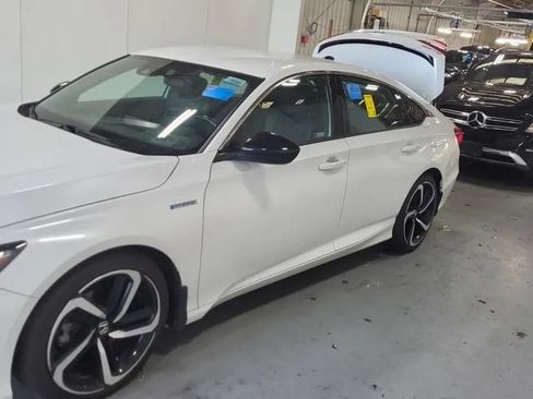 Used 2022 Honda Accord Sport image 1