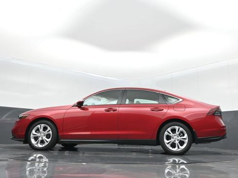 Used 2025 Honda Accord LX image 14