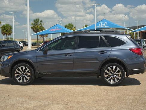 Used 2017 Subaru Outback 3.6R Limited AWD/4WD image 3