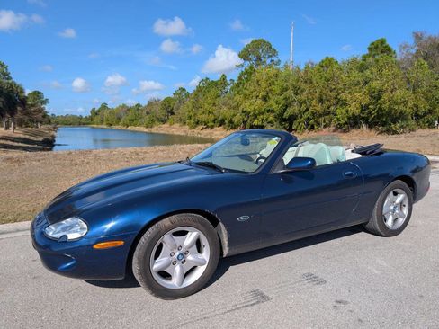 Used 1998 Jaguar XK8 Convertible image 22