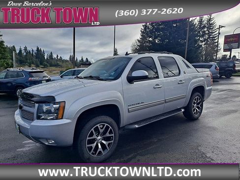 Used 2013 Chevrolet Avalanche LT w/ Suspension Package, Off-Road image 9