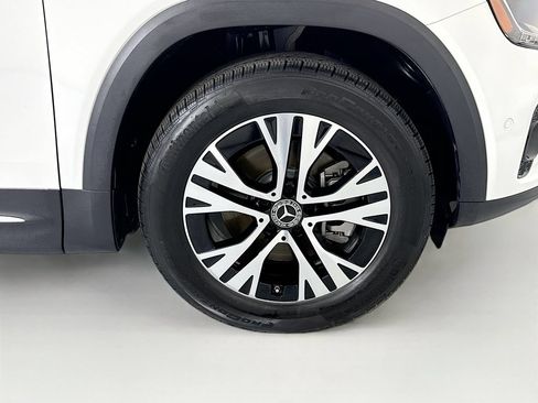 Used 2025 Mercedes-Benz GLB 250 image 32