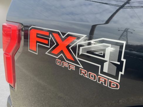 Used 2018 Ford F150 Lariat w/ Equipment Group 502A Luxury image 11