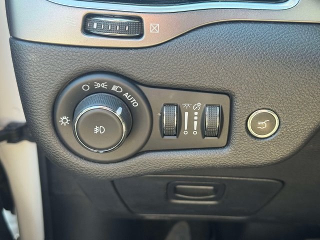 Used 2020 Jeep Cherokee Limited AWD/4WD image 26