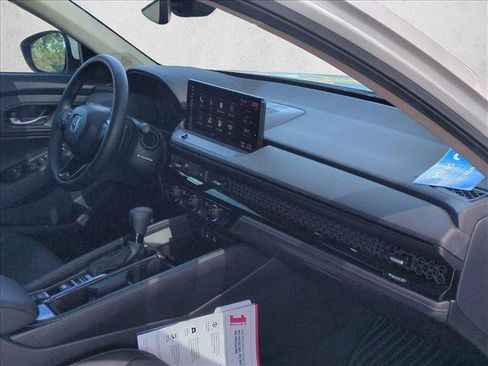 Certified 2025 Honda Accord EX-L image 21