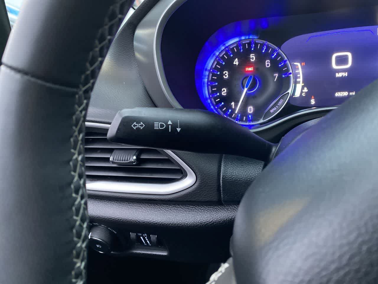 Used 2025 Chrysler Pacifica Select FWD image 23