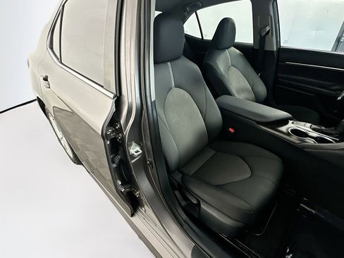 Used 2022 Toyota Camry LE FWD image 27