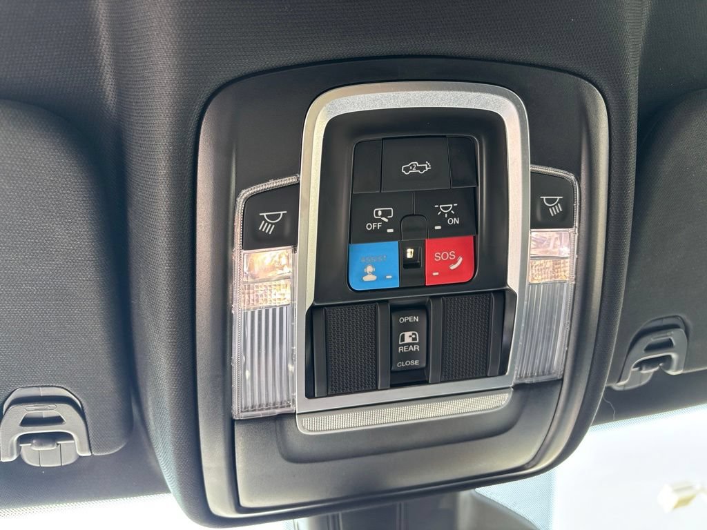 Used 2025 RAM 1500 Laramie AWD/4WD image 34