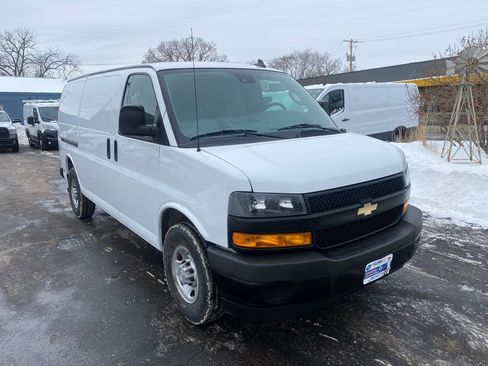 Used 2022 Chevrolet Express 2500 w/ Driver Convenience Package image 3