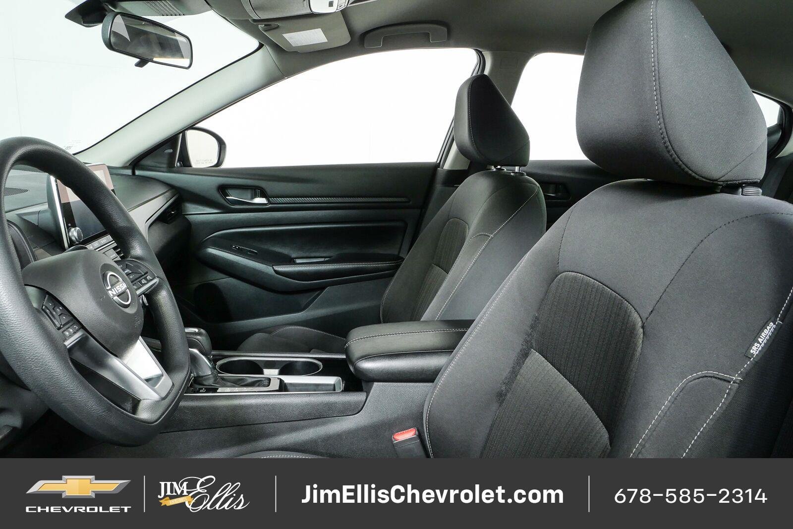 Used 2024 Nissan Altima 2.5 SV FWD image 6
