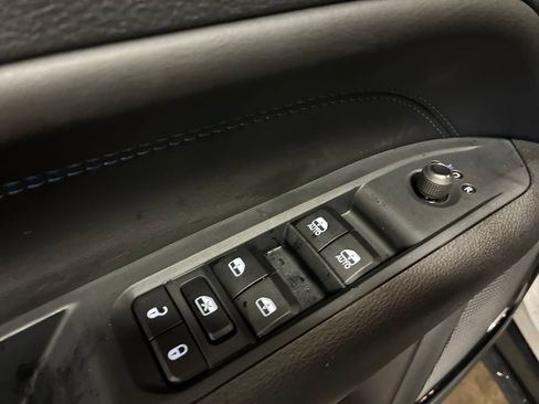 New 2025 Jeep Compass Latitude w/ Sun & Sound Group AWD/4WD image 12