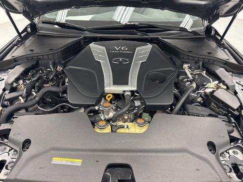 Used 2018 INFINITI Q60 Red Sport 400 w/ Sensory Package 3.0T Sport image 37