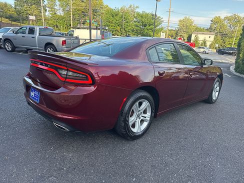 Used 2020 Dodge Charger SXT RWD image 4