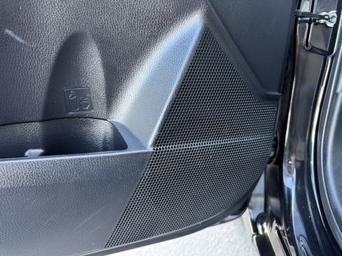 Used 2016 Toyota Corolla LE image 12