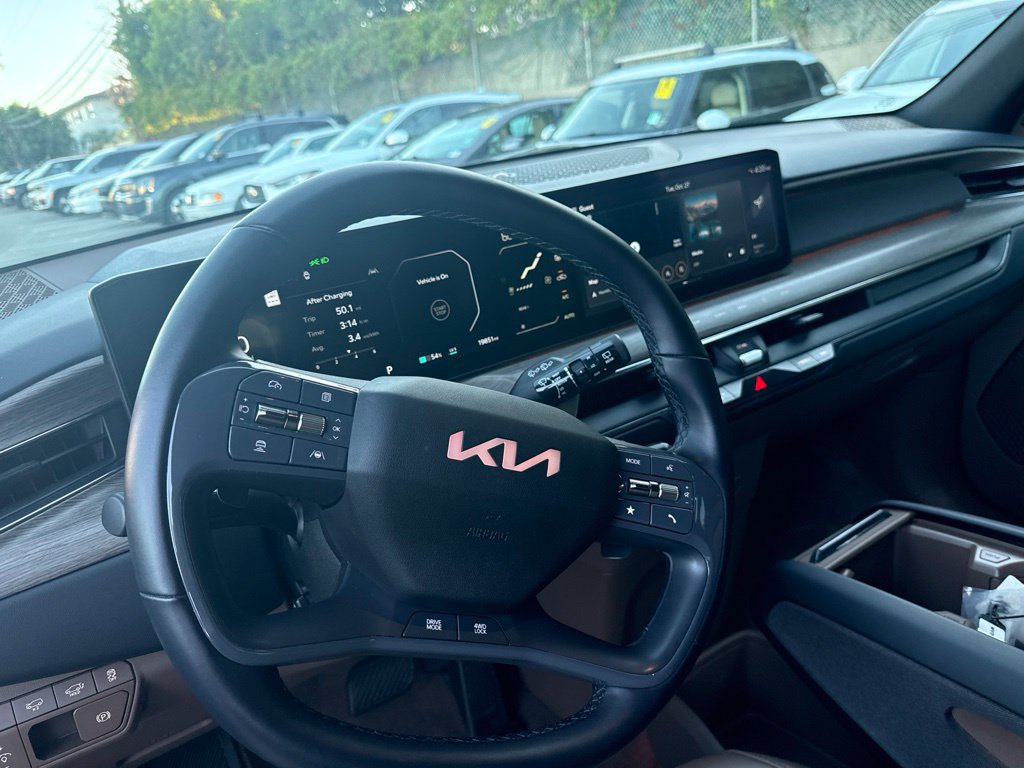 Used 2024 Kia EV9 Land AWD/4WD image 9