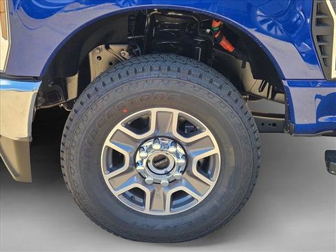 New 2026 Ford F250 Lariat w/ FX4 Off-Road Package image 10