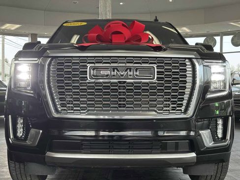 Used 2023 GMC Yukon XL Denali AWD/4WD image 3