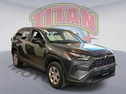 Used 2023 Toyota RAV4 LE AWD/4WD image 4