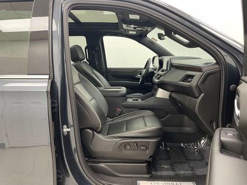 Used 2021 Chevrolet Tahoe Premier w/ Premium Package image 19