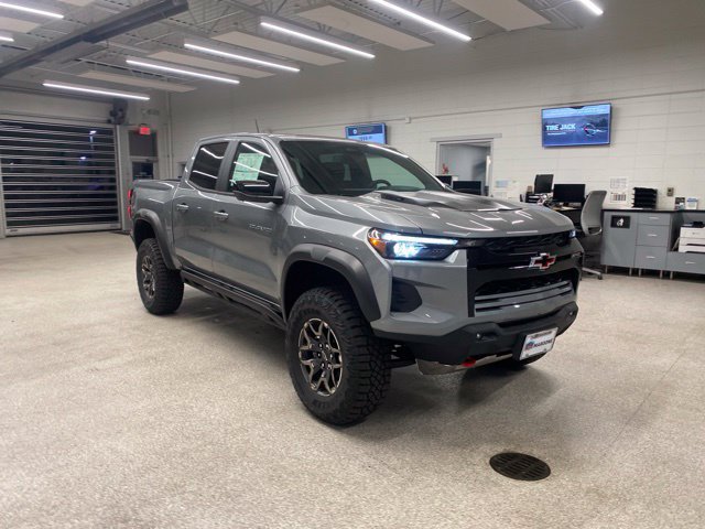New 2026 Chevrolet Colorado ZR2 w/ Technology Package AWD/4WD image 3