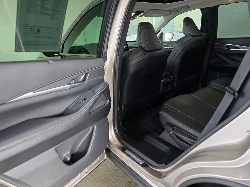 Certified 2023 INFINITI QX60 Luxe w/ Cargo Package AWD/4WD image 24