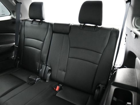 Used 2021 Honda Pilot Touring image 22