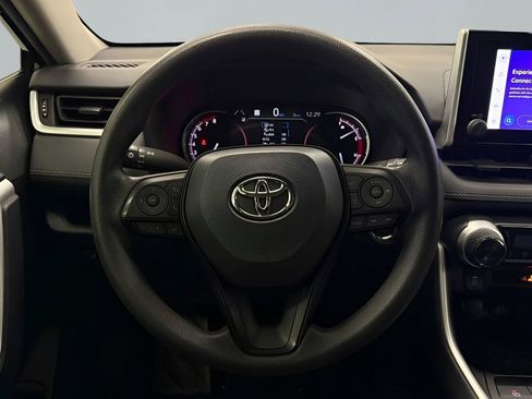 Used 2023 Toyota RAV4 XLE FWD image 18