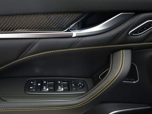 Used 2022 Maserati Levante F Tributo image 15