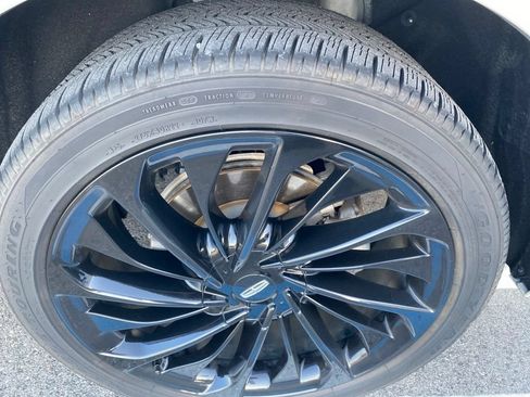 Used 2023 Lincoln Aviator Reserve w/ Equipment Group 201A AWD/4WD image 11