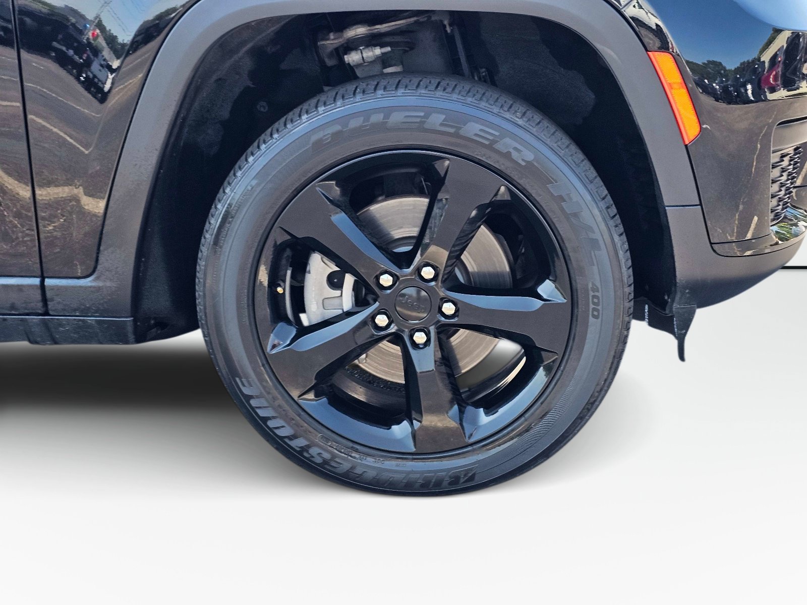 Used 2024 Jeep Grand Cherokee L Laredo RWD image 6