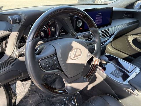 Used 2023 Lexus LS 500 AWD w/ Interior Upgrade Package image 21