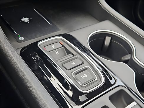 Certified 2025 Honda Pilot Touring image 20